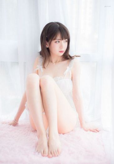 不扣纽扣的女孩电影_4K全集在线观看