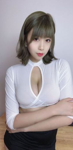亲胸胸膜摸下刺激的地方_1080完整在线观看
